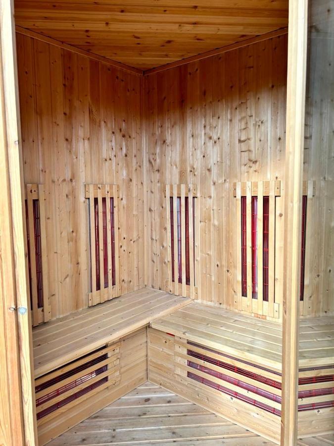 Buddha Style Family House & Jacuzzi & Sauna Near Amsterdam Vijfhuizen Екстер'єр фото